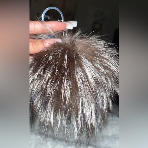 100% Authentic Crystal Fox Keychain - Picture 3 of 4